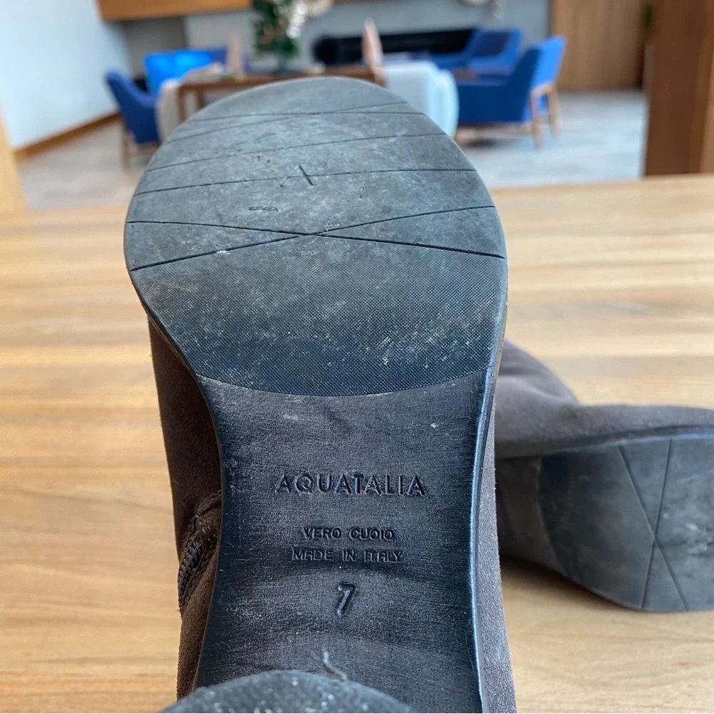 Aquatalia - Women’s Grey Suede Ankle heel Boots, Size 7